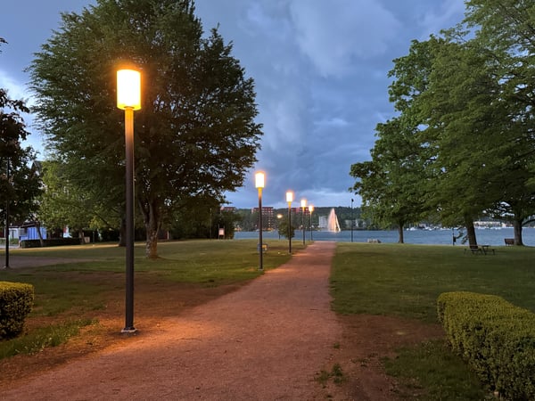 Estetisk och hållbar belysning lyfter Motala Stadspark